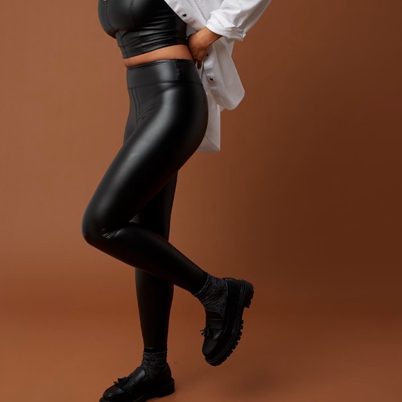 OFFLINE By Aerie Real Luxe Faux Leather Legging - Picture 1 of 5